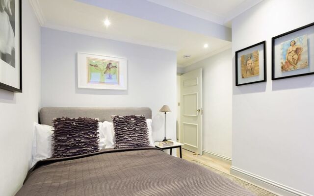 Knightsbridge Holiday Apartment