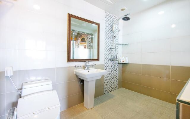 Yeosu King Pension Tel