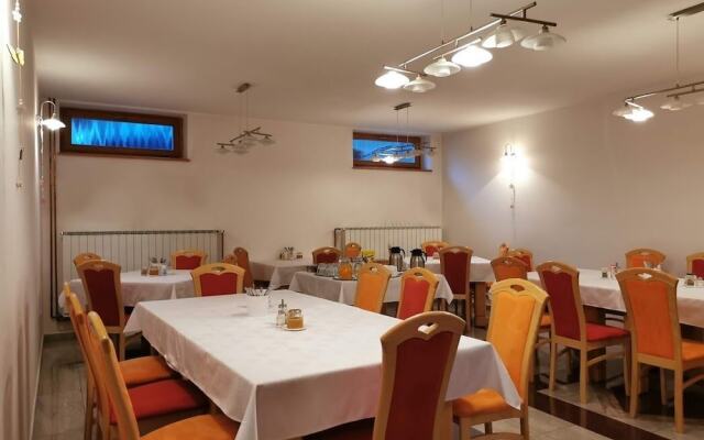 Rooms and Apartments Panker