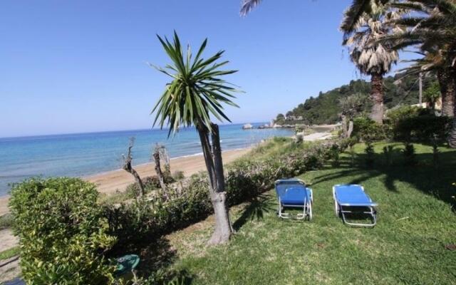 Menigos AB4G no50 Beachfront 2 Bdr Apt