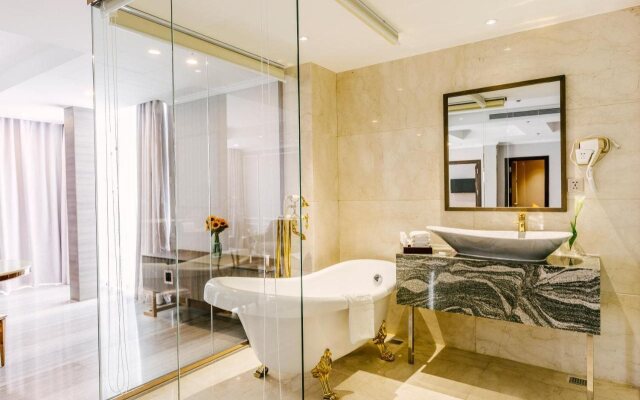 Winsuites Sai Gon Hotel