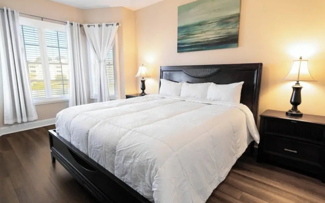 Magnolia Pointe Luster Leaf 4837-302