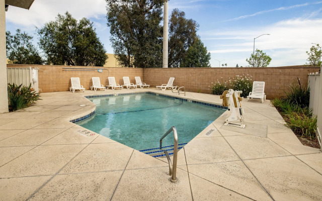 Motel 6 Ontario, CA - Airport