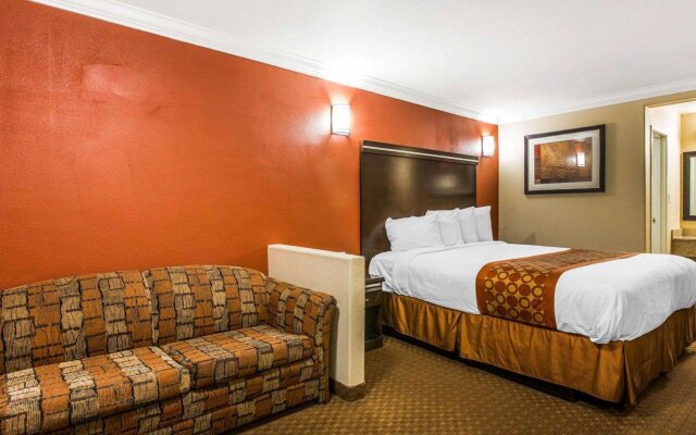 Rodeway Inn & Suites Corona