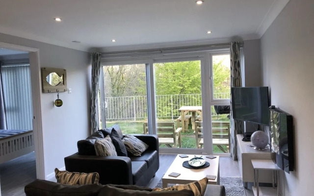 Captivating 2-bed Villa in Millendreath Near Looe