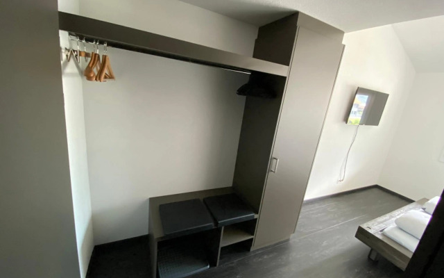 Moto-Center BeO AG (Bike & Bed)