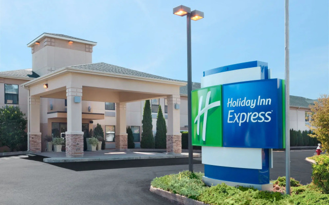 Holiday Inn Express Vernon - Manchester by IHG
