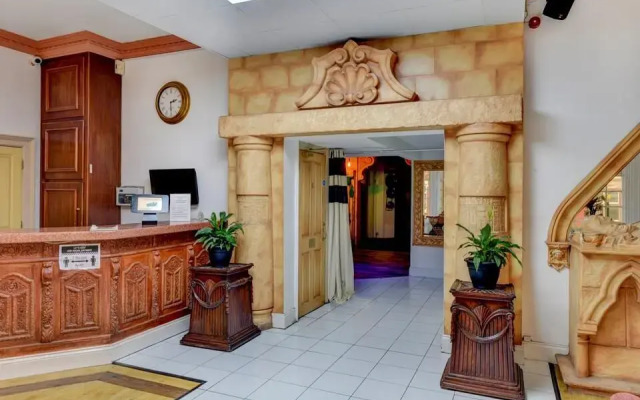 OYO Empire Hotel