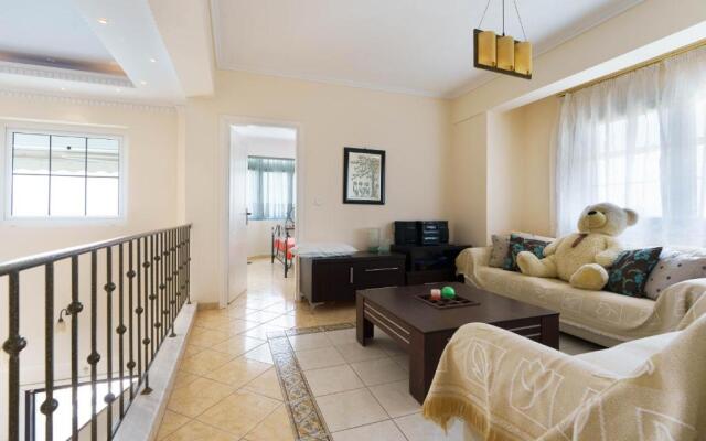 Charming Luxury Villa for 16 People