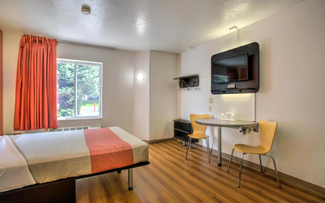 Motel 6 Bozeman, MT