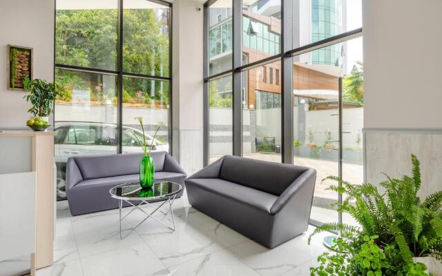 Green Line Apartment