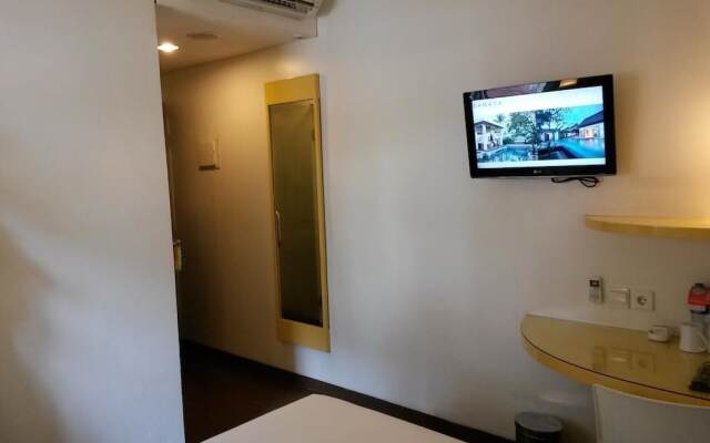 Amaris Hotel Panglima Polim 2