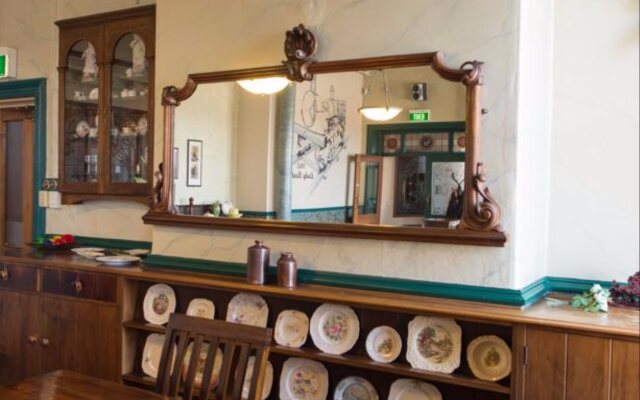 Victoria Railway Hotel