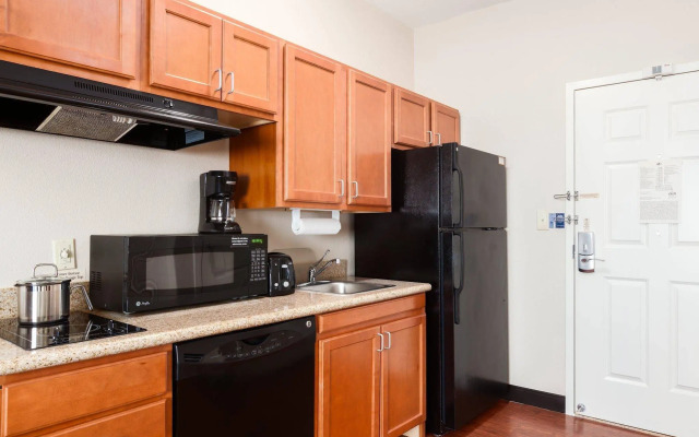 Candlewood Suites Lake Jackson Clute by IHG