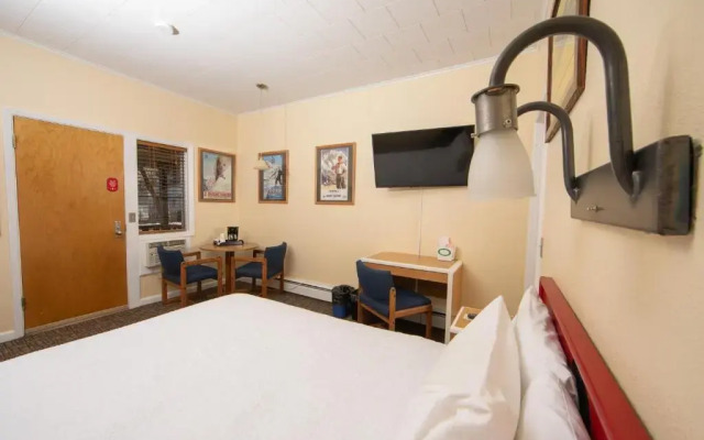 Yodeler Motel