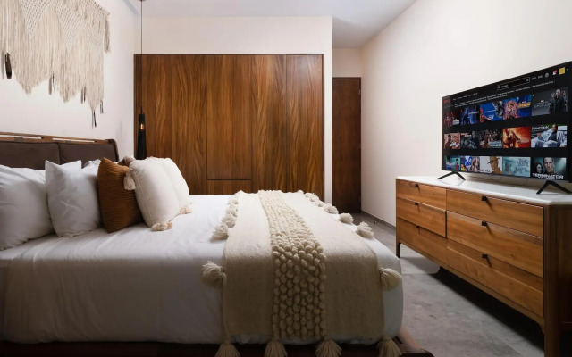Mistiq Luxury Condo