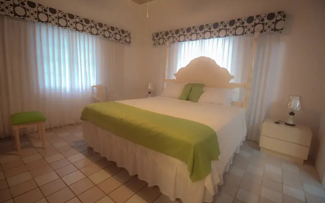 Kenwood Villa