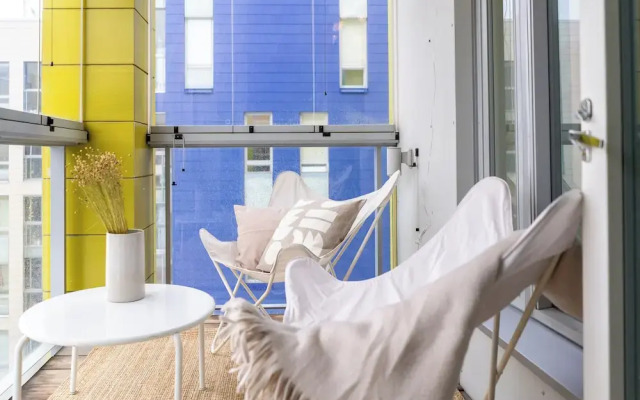 1br with Private Sauna and Balcony