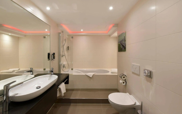 Zi Hotel & Lounge