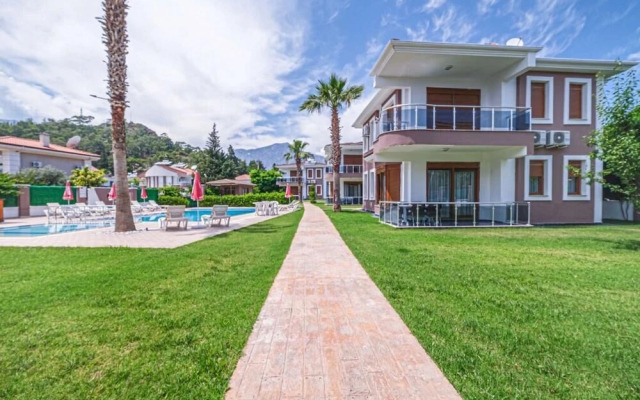 Pak Family Villas