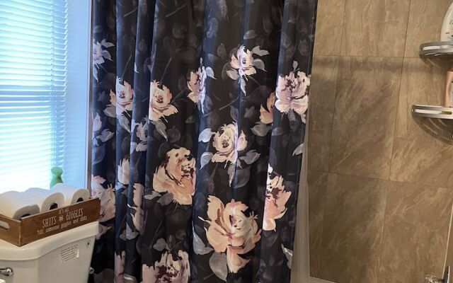 Entire Unit-5min to M&TBank Camden Yards