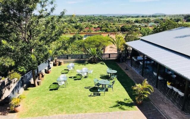 Kings Hotel And Gallery