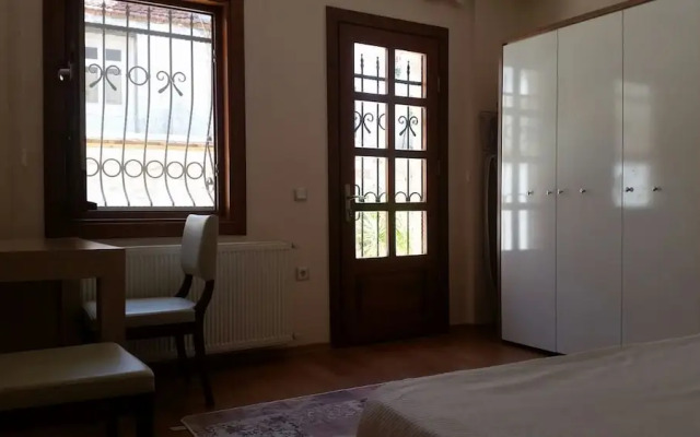 Ayvalik Konaklari