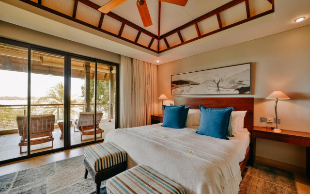 The Bay Club at Anahita