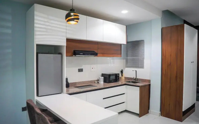 Heroes Luxury Apartments and Suites