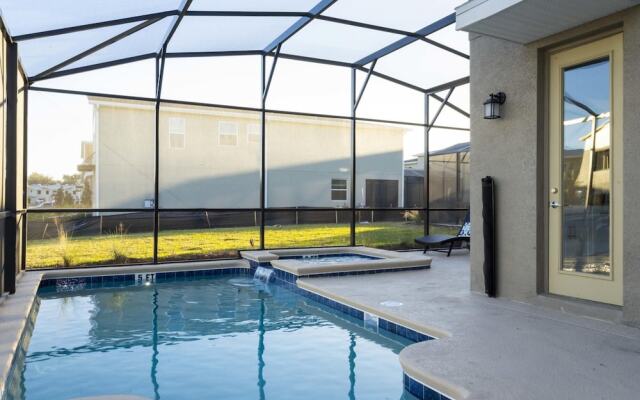 Beautiful Spacious House Near Themed Parks