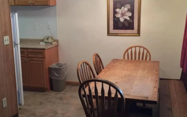 MacThrift Motor Inn