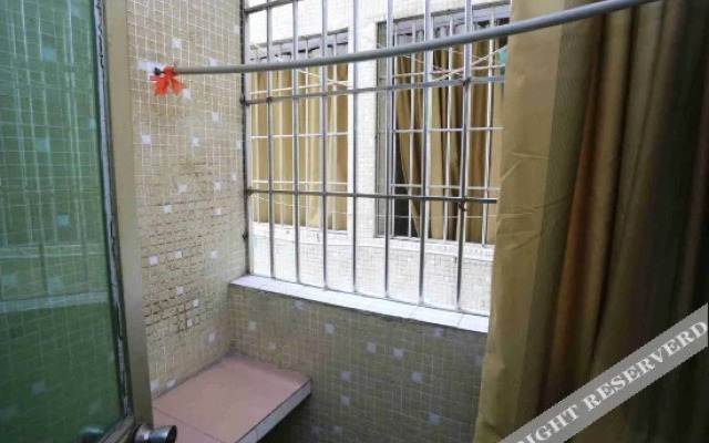 QQ Hostel