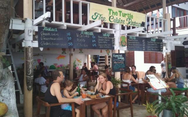Gili Turtle Beach Resort