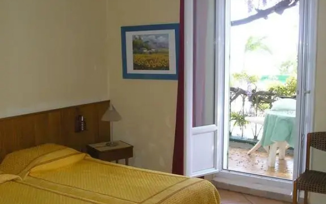 Hôtel L'ÎLOT FLEURI