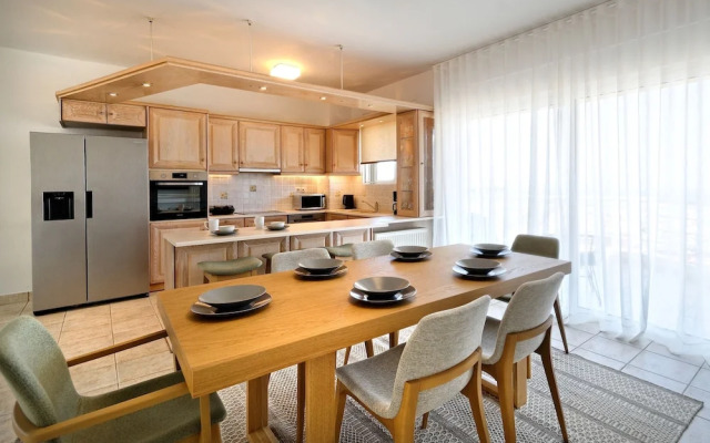 Triplex Villa Gardenia Glyfada  sea view
