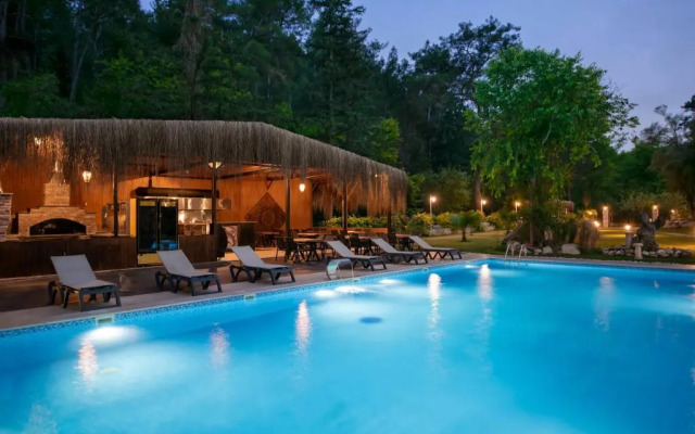 Yusalis Garden Hotel +12 Adult
