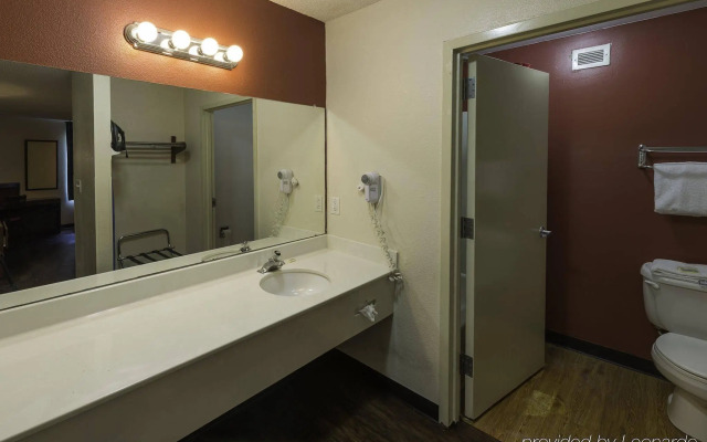 Red Roof Inn & Suites Savannah Airport