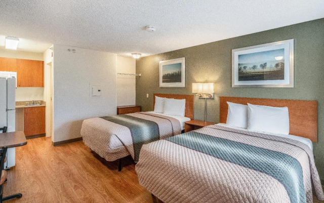 HomeTowne Studios by Red Roof Spokane - Valley