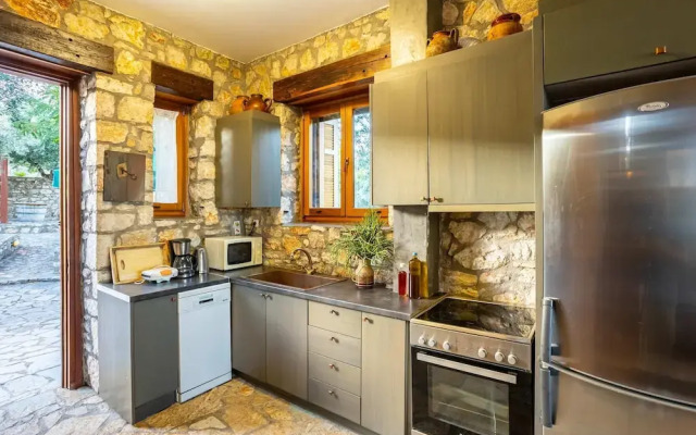 Stone Farmhouse in Groves - Sea Mountain Views