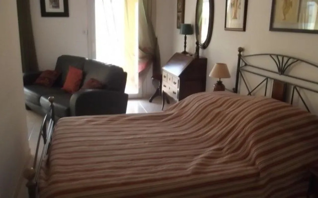 Appartement 4 personnes avec terrasse et parking quartier du Port de Nice