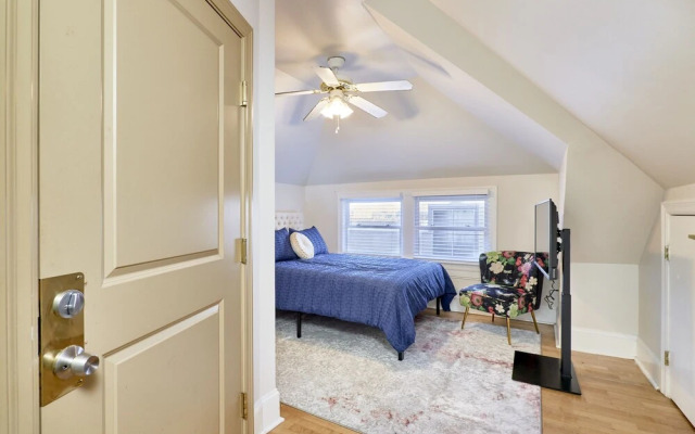 White House at Grand Central