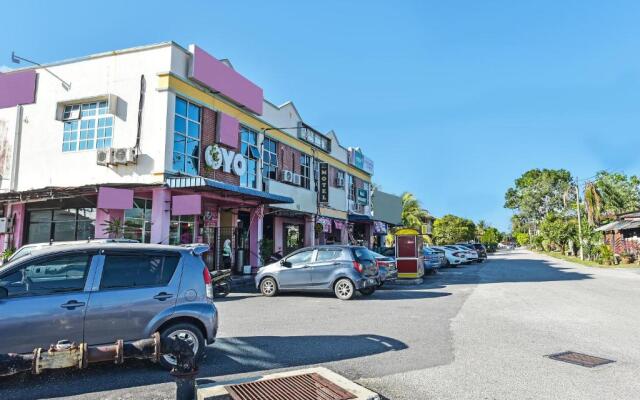 OYO 90736 Lh Resak Motel