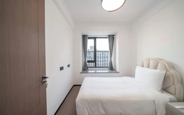 Tyms Hongqiao Deluxe 3BR 2BA APT