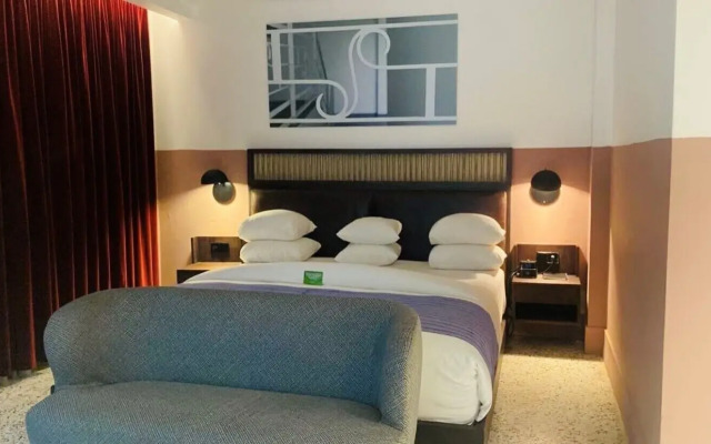 Lepic Villa Hotel