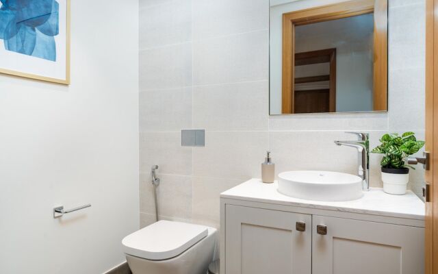 Whitesage - Modern and Unique Apartment with Fountain Views