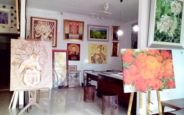 Jangmuang Gallery House