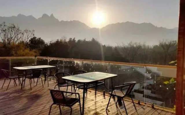Weiduo Bieyuan Hostel