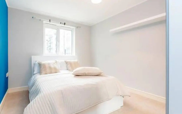 Morton Close Apartment