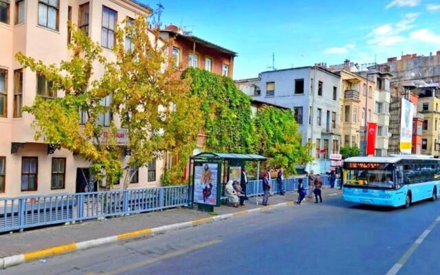 Cozy big room with basement garden R1