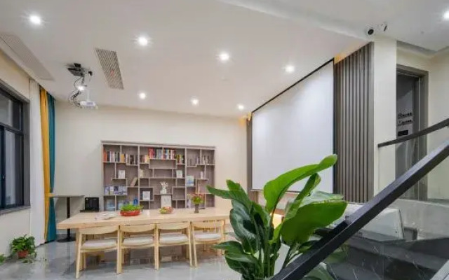 Qianyue Guesthouse
